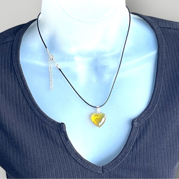 Lot/3 Vibrant Heart Pendants w/Black Necklace Set - Picture 3 of 12